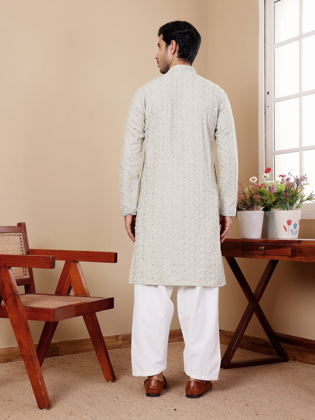 Pestel Green Linen Kurta Set with Embroidery Work