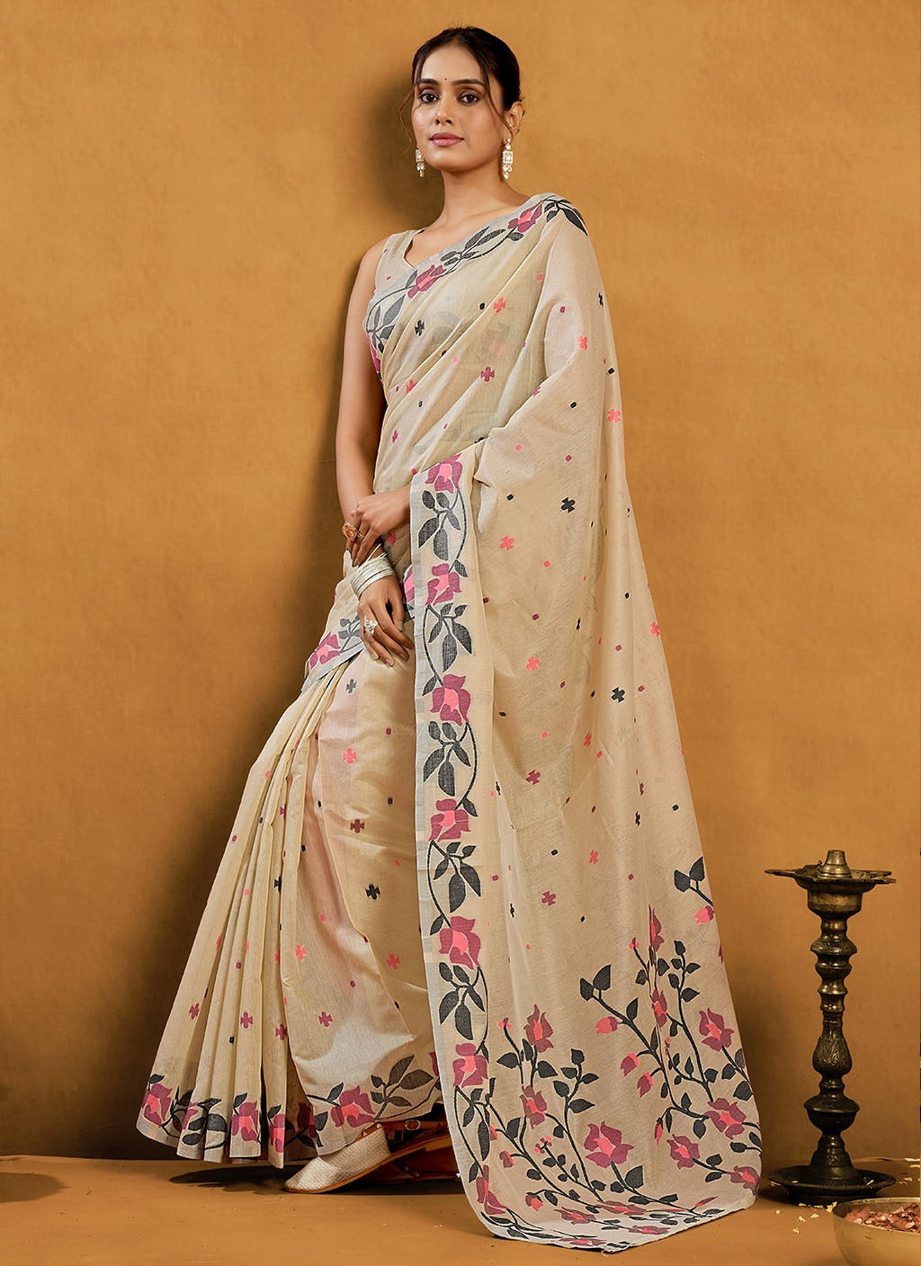 blush-bloom-beige-jamdani-saree